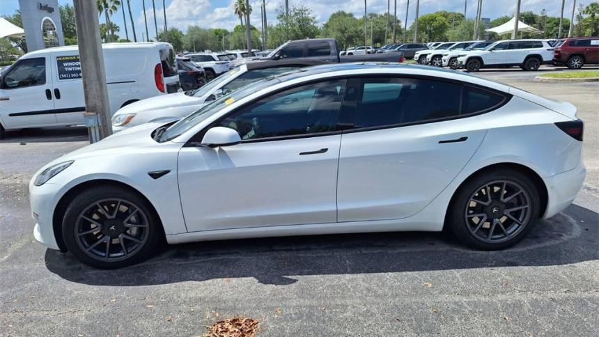 2021 Tesla Model 3 - Images - 3