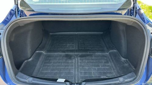 2020 Tesla Model 3 - Images - 10