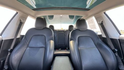2020 Tesla Model 3 - Images - 11