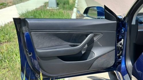 2020 Tesla Model 3 - Images - 22