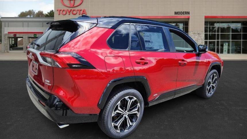 2025 Toyota RAV4 Plug-In Hybrid - Images - 5