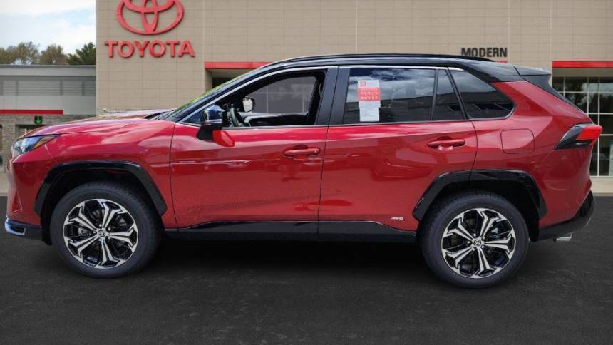 2025 Toyota RAV4 Plug-In Hybrid - Images - 8