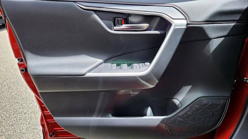 2025 Toyota RAV4 Plug-In Hybrid - Images - 32