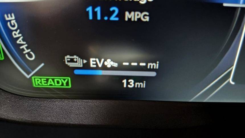 2025 Toyota RAV4 Plug-In Hybrid - Images - 34