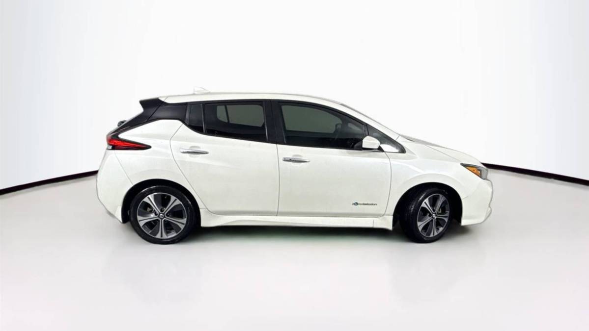 2018 Nissan LEAF - Images - 5