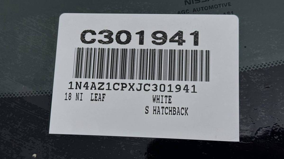 2018 Nissan LEAF - Images - 13