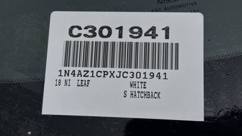 2018 Nissan LEAF - Images - 13
