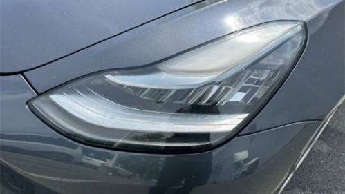 2018 Tesla Model 3 - Images - 9