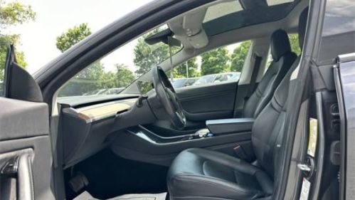 2018 Tesla Model 3 - Images - 12