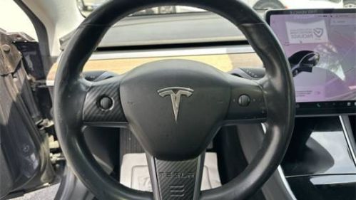 2018 Tesla Model 3 - Images - 14