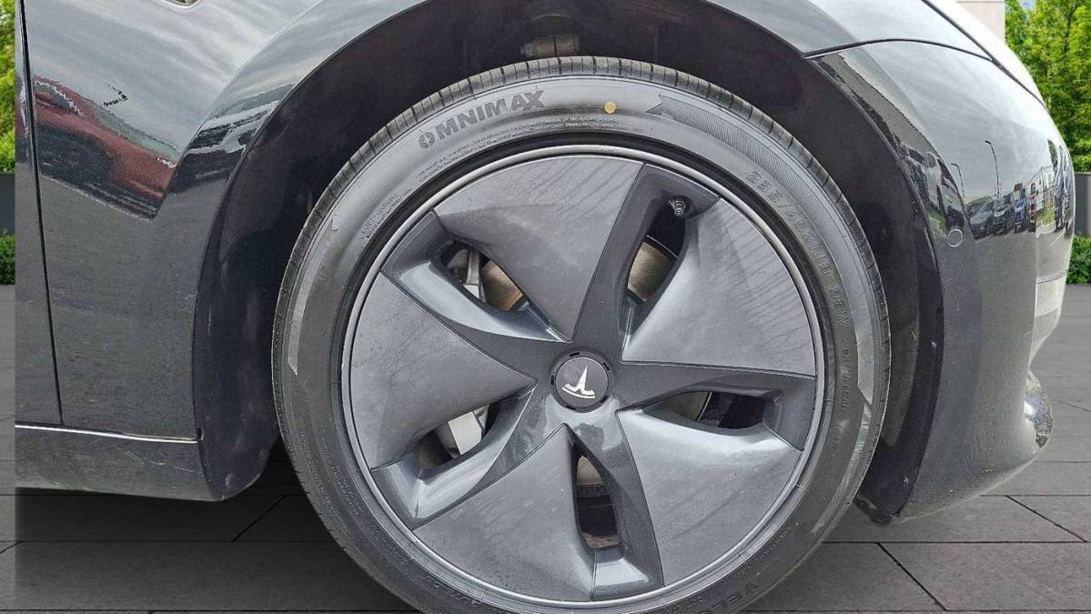 2019 Tesla Model 3 - Images - 8