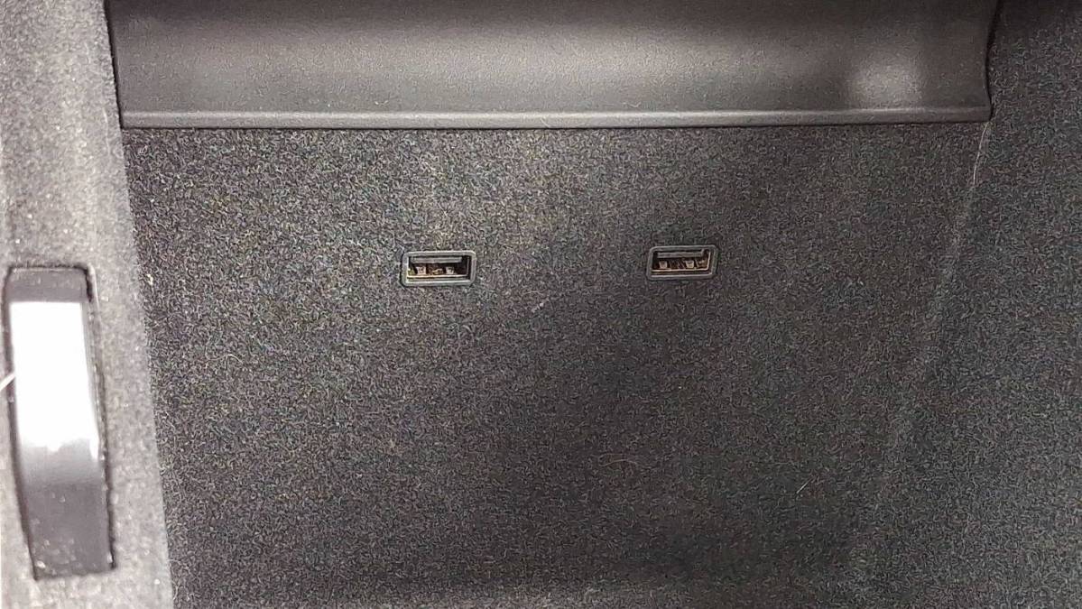 2019 Tesla Model 3 - Images - 16