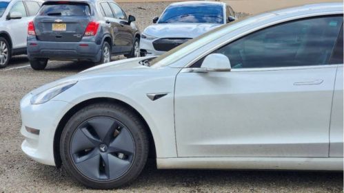 2019 Tesla Model 3 - Images - 2