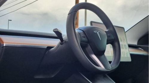 2019 Tesla Model 3 - Images - 15