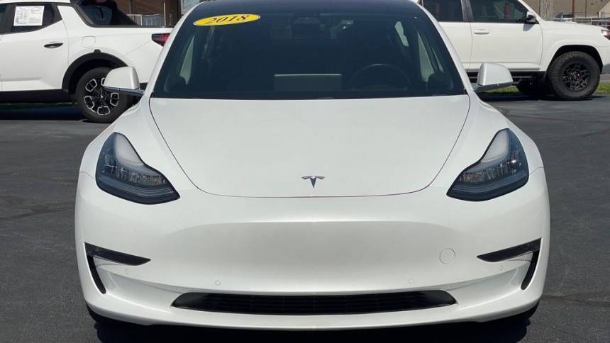 2018 Tesla Model 3 - Images - 2