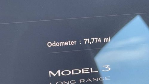 2018 Tesla Model 3 - Images - 12