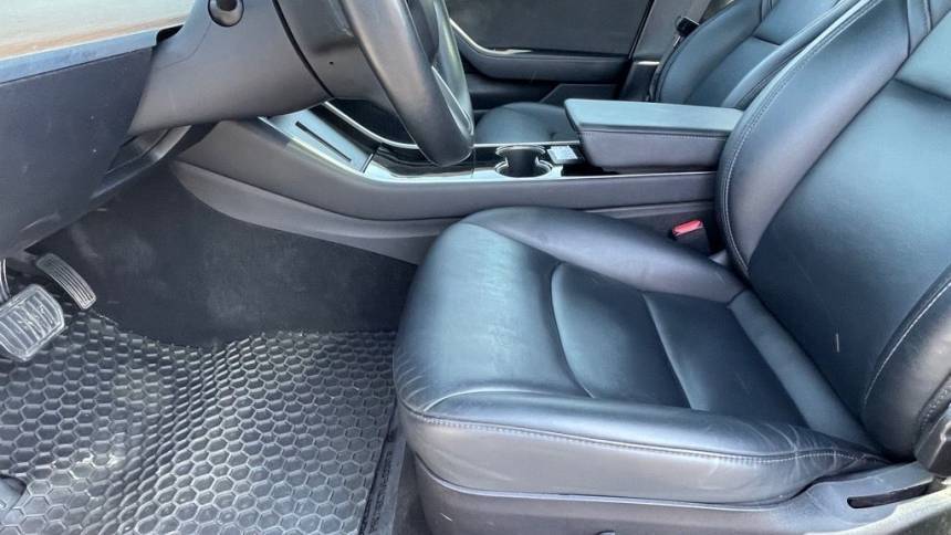 2018 Tesla Model 3 - Images - 23