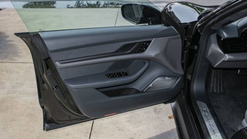2024 Porsche Taycan - Images - 13