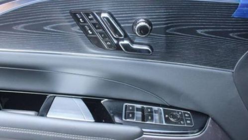 2024 Cadillac Lyriq - Images - 19