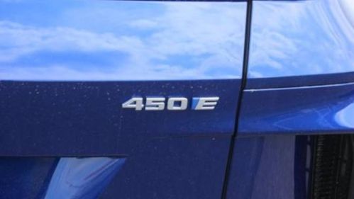 2024 Cadillac Lyriq - Images - 24