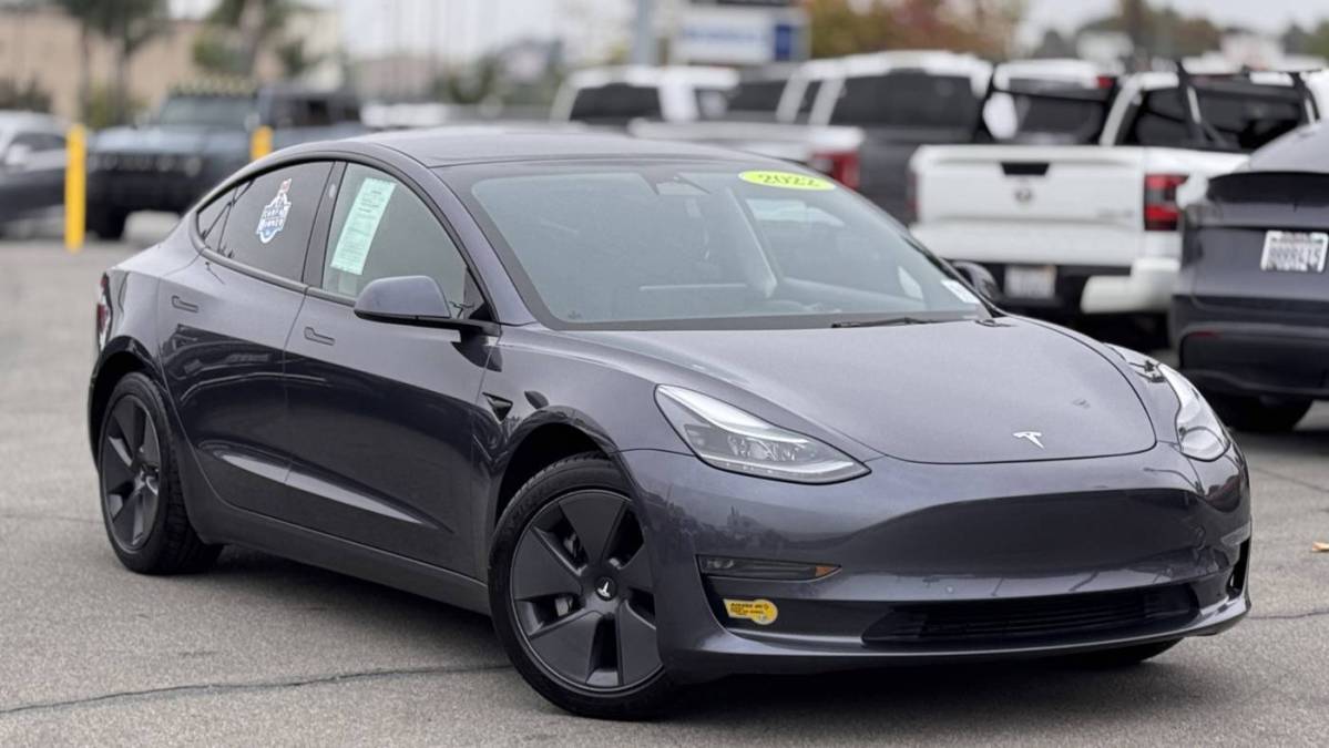 2022 Tesla Model 3 - Images - 2