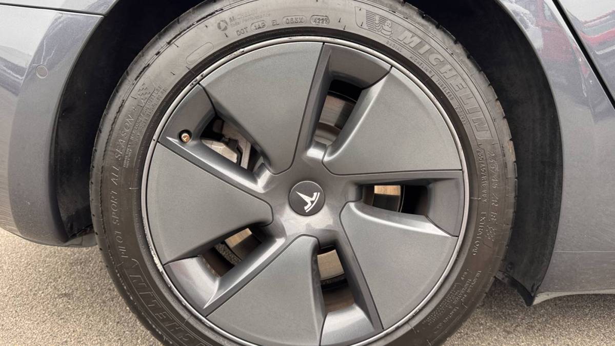 2022 Tesla Model 3 - Images - 12