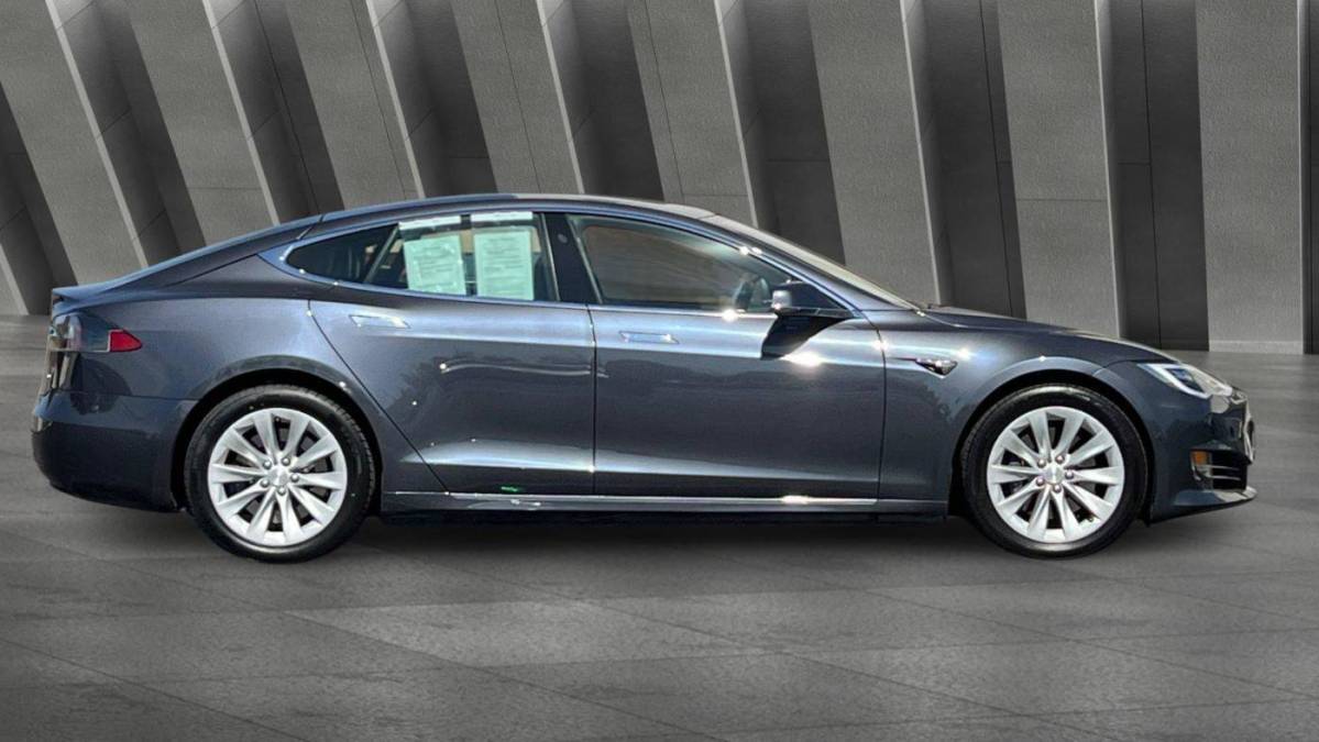 2018 Tesla Model S - Images - 3