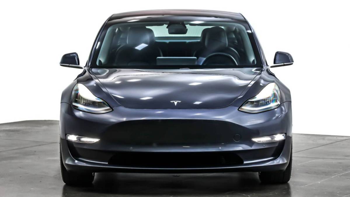 2018 Tesla Model 3 - Images - 2