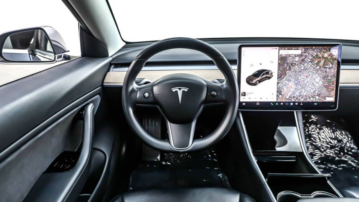 2018 Tesla Model 3 - Images - 4