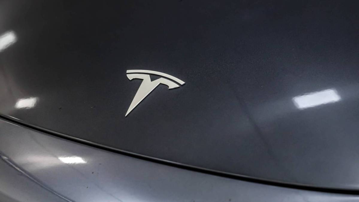 2018 Tesla Model 3 - Images - 12