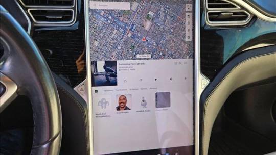 2018 Tesla Model S - Images - 12