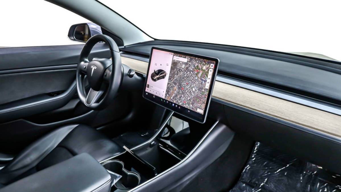 2018 Tesla Model 3 - Images - 15