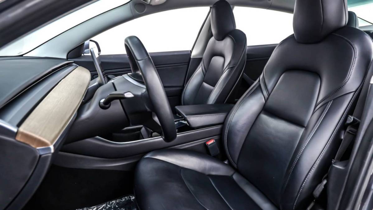 2018 Tesla Model 3 - Images - 16