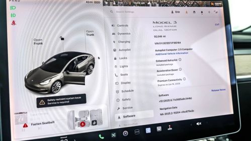 2018 Tesla Model 3 - Images - 19