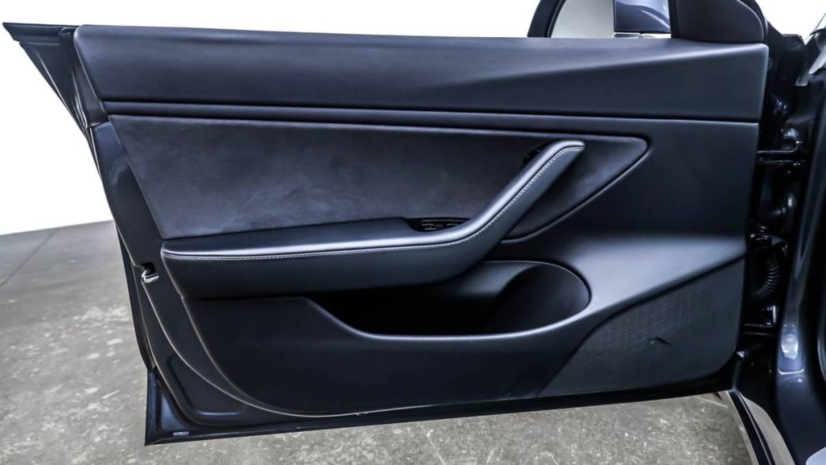 2018 Tesla Model 3 - Images - 20