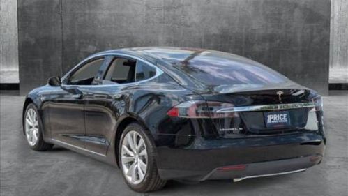 2014 Tesla Model S - Images - 8