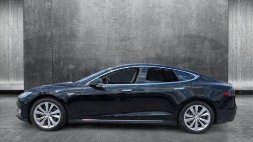 2014 Tesla Model S - Images - 9