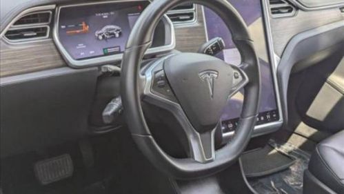 2014 Tesla Model S - Images - 10