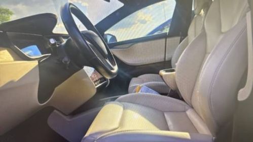 2020 Tesla Model S - Images - 10