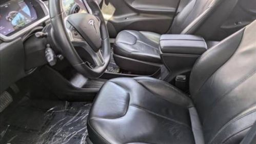 2014 Tesla Model S - Images - 15