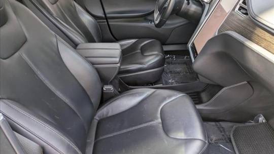 2014 Tesla Model S - Images - 19