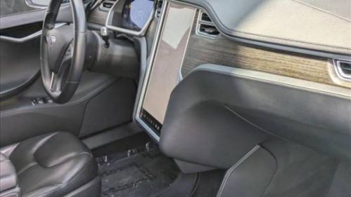 2014 Tesla Model S - Images - 20