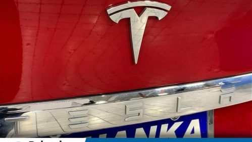 2020 Tesla Model S - Images - 32