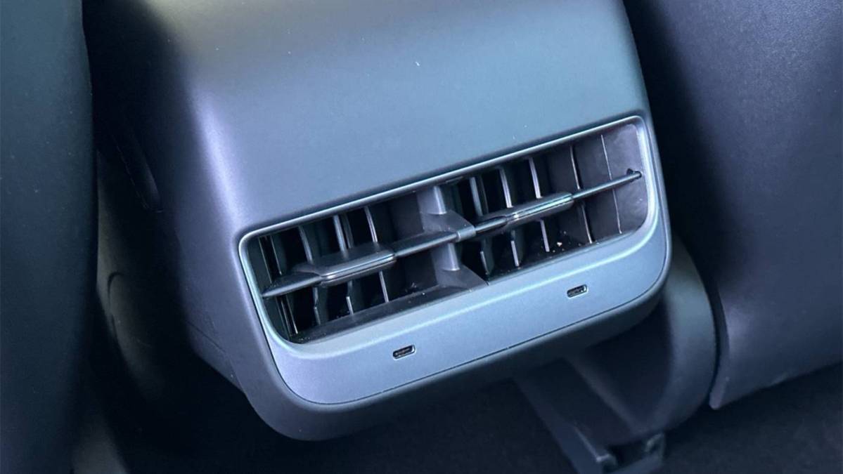 2021 Tesla Model 3 - Images - 12