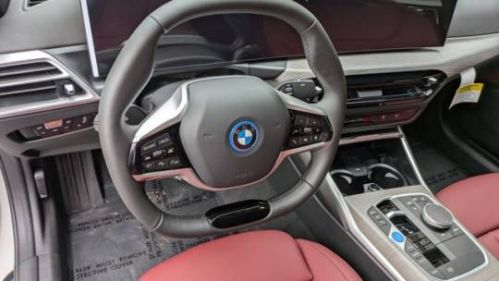 2025 BMW i4 - Images - 3