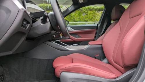 2025 BMW i4 - Images - 4