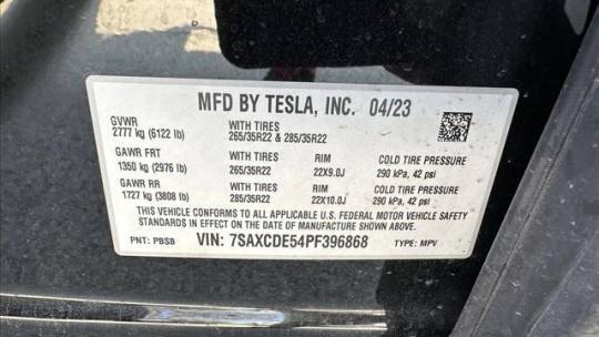 2023 Tesla Model X - Images - 15
