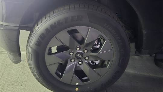 2025 Ford F-150 Lightning - Images - 5