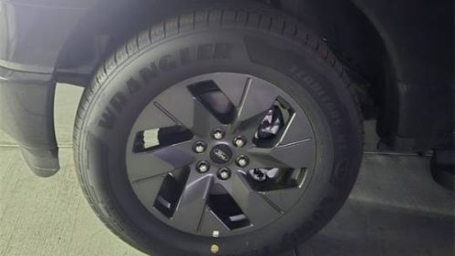 2025 Ford F-150 Lightning - Images - 5