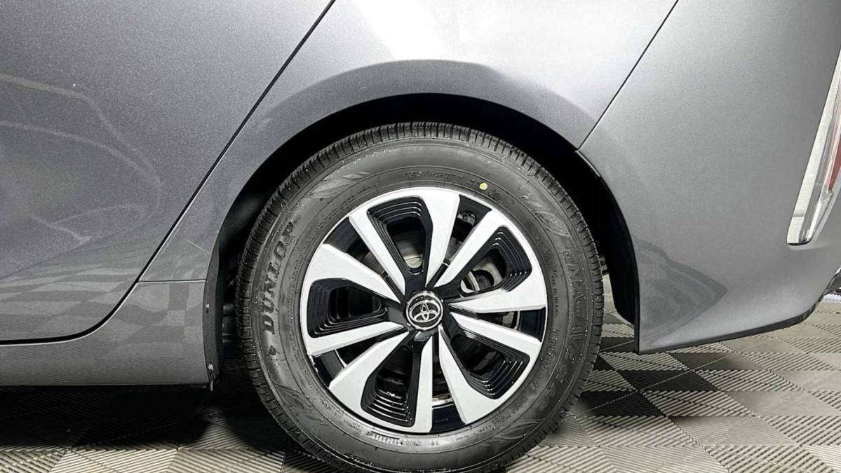2018 Toyota Prius Prime - Images - 31